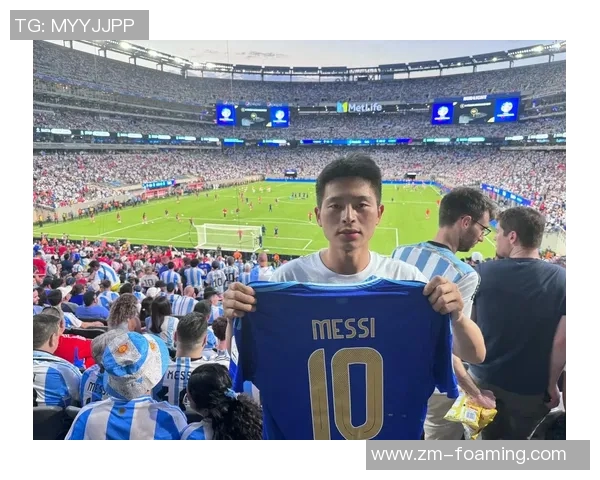 足球明星关爱球迷的真实故事与感人瞬间分享